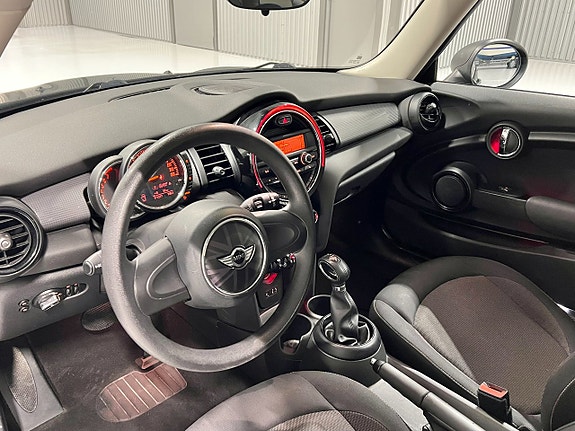 MINI Cooper 8 of 10