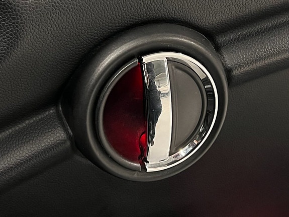 MINI Cooper 10 of 10