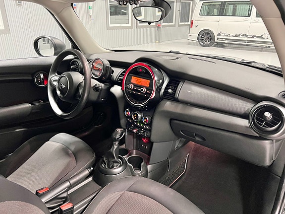 MINI Cooper 7 of 10