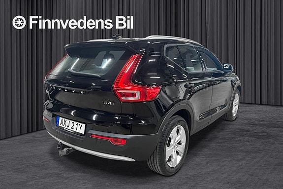 Volvo XC40 3 of 5