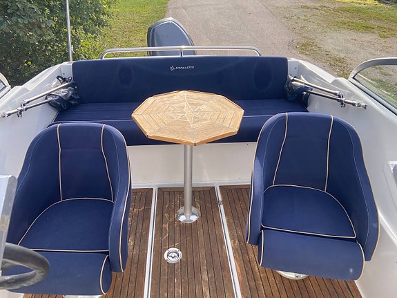 Finnmaster 5700DC, Yamaha 115hk samt 80 EU trailer nyservat 7 of 8
