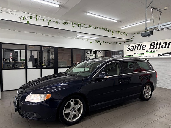 Volvo V70 3 of 5