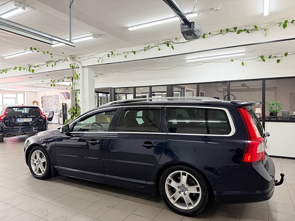 Volvo V70 4 of 5