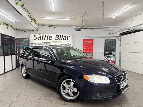 Volvo V70 2 of 5