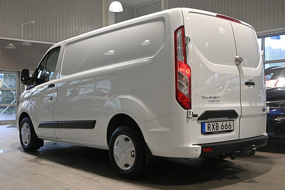 Ford Transit Custom 3 of 5