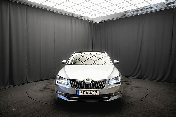 Skoda Superb 3 of 5