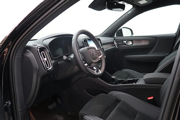 Volvo EX40 4 of 5