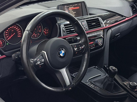 BMW 320d 2 of 5