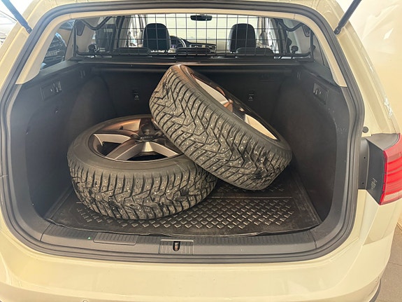 Volkswagen Golf Alltrack 5 of 5