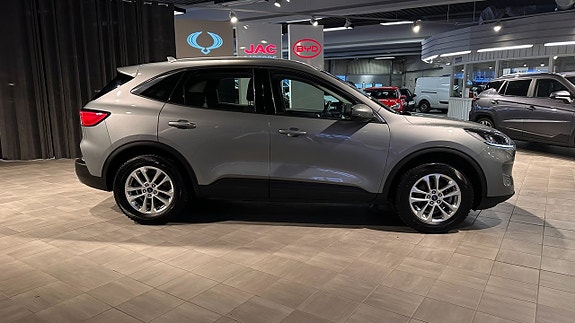 Ford Kuga 2 of 5