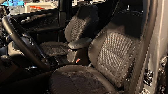 Ford Kuga 11 of 30