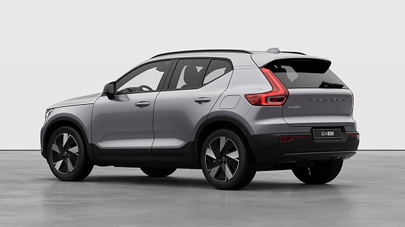 Volvo EX40 8 of 30