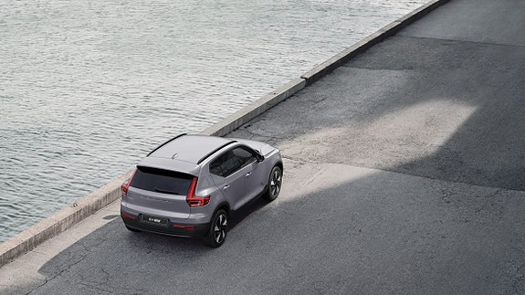 Volvo EX40 16 of 30