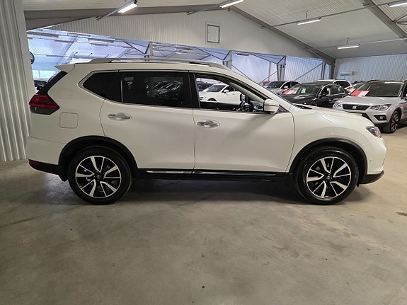 Nissan X-Trail 3 of 5