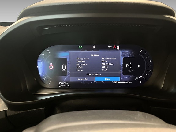 Volvo XC40 11 of 15