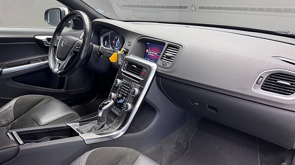 Volvo V60 7 of 20