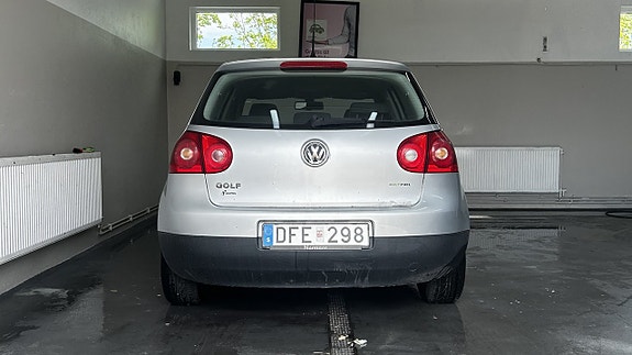 Volkswagen Golf V 5 of 9