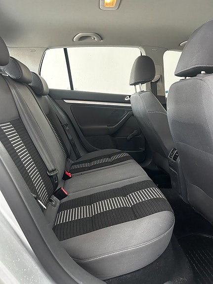 Volkswagen Golf V 9 of 9