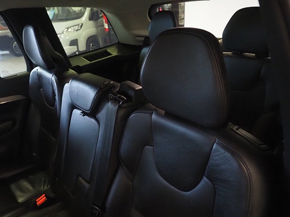 Volvo XC90 18 of 28