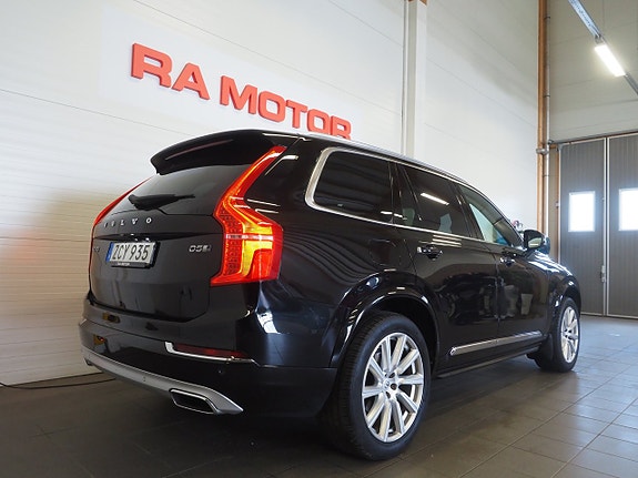 Volvo XC90 5 of 28