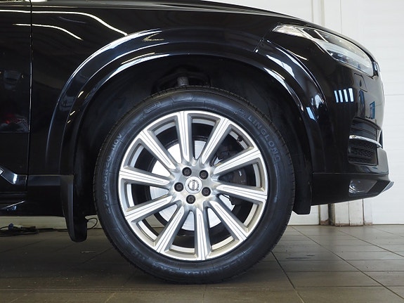 Volvo XC90 8 of 28