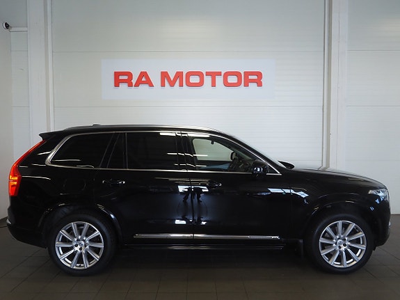 Volvo XC90 4 of 28