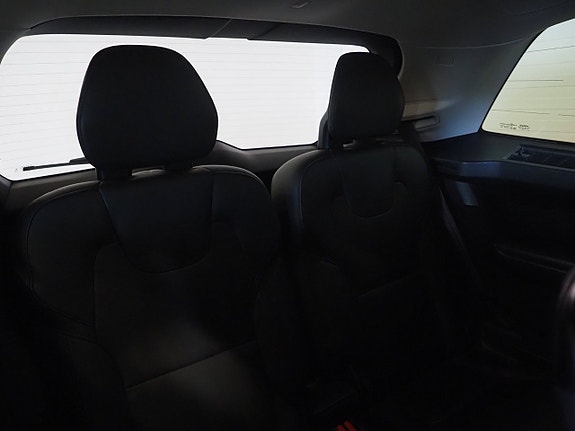 Volvo XC90 14 of 28