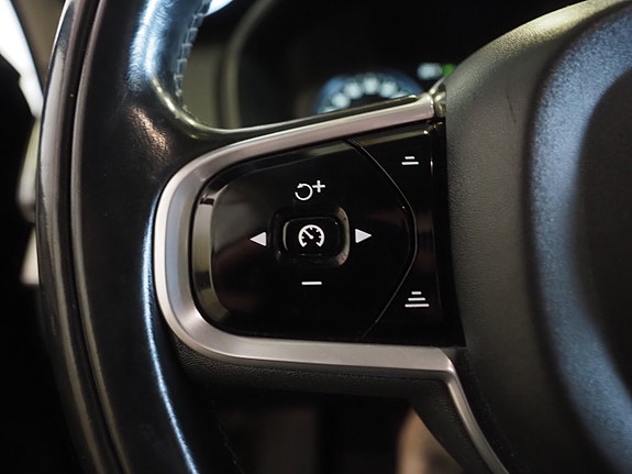 Volvo XC90 20 of 28