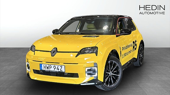 Renault 5 E-Tech 8 of 12