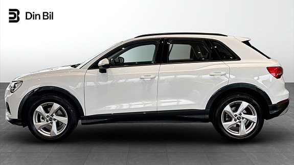 Audi Q3 2 of 15