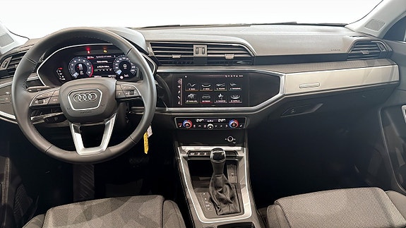 Audi Q3 10 of 15
