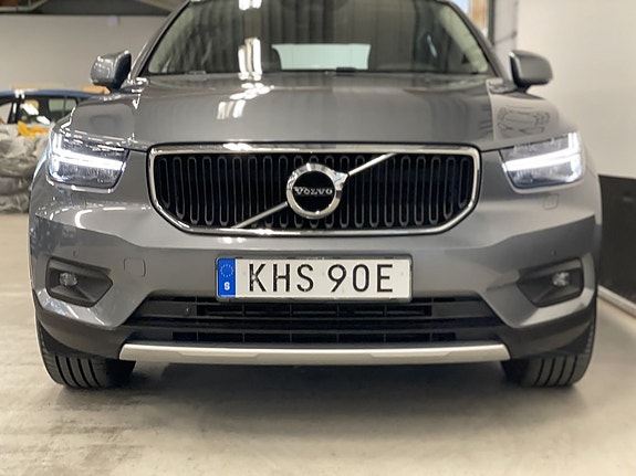 Volvo XC40 3 of 5