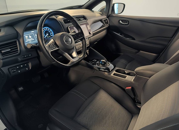 Nissan Leaf 3 of 5