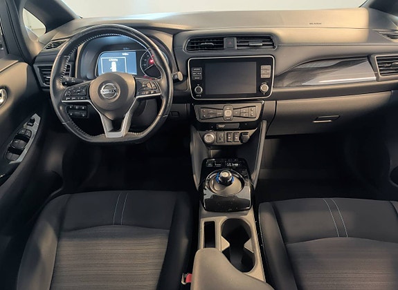 Nissan Leaf 4 of 5