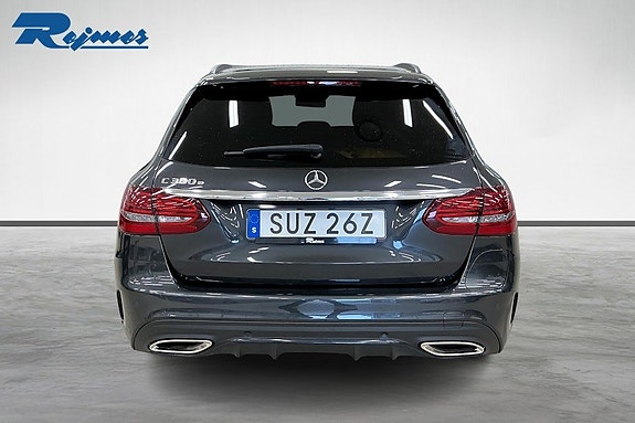 Mercedes-Benz C300 e 4 of 5