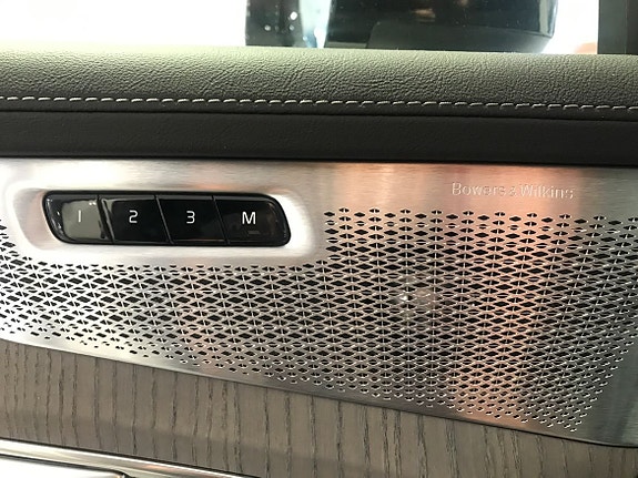 Volvo XC90 13 of 16