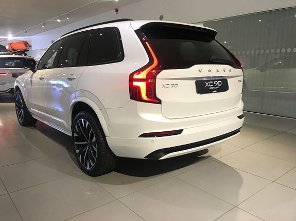 Volvo XC90 3 of 16