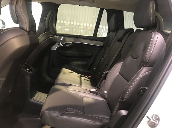 Volvo XC90 5 of 16