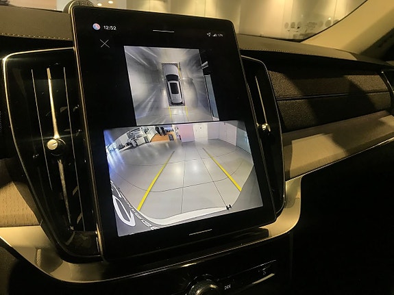 Volvo XC90 10 of 16