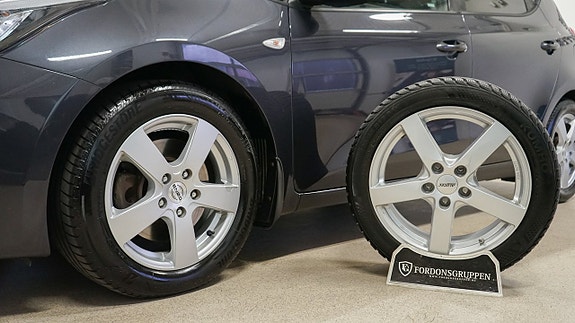 Kia Ceed 2 of 5
