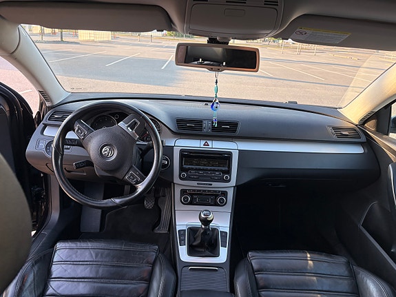 Volkswagen Passat 4 of 5