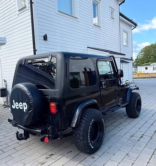 Jeep Wrangler 18 of 19