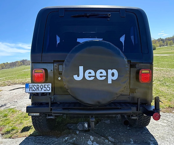 Jeep Wrangler 3 of 19