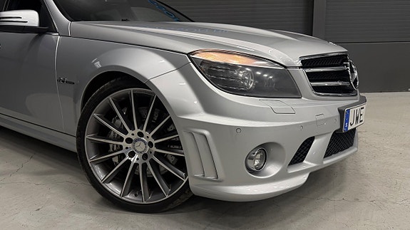 Mercedes-Benz C63 3 of 5