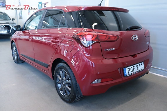 Hyundai i20 3 of 5