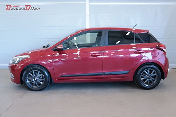 Hyundai i20 2 of 5
