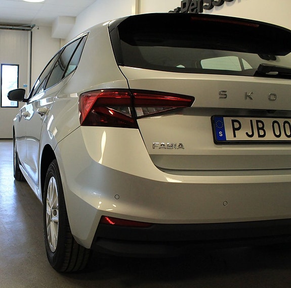 Skoda Fabia 3 of 5
