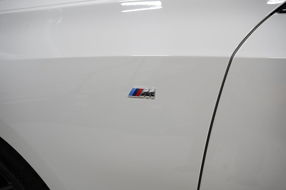 BMW 320d 3 of 5