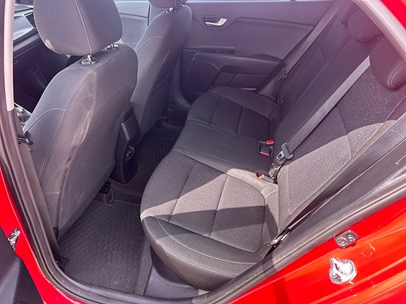 Kia Rio 9 of 18