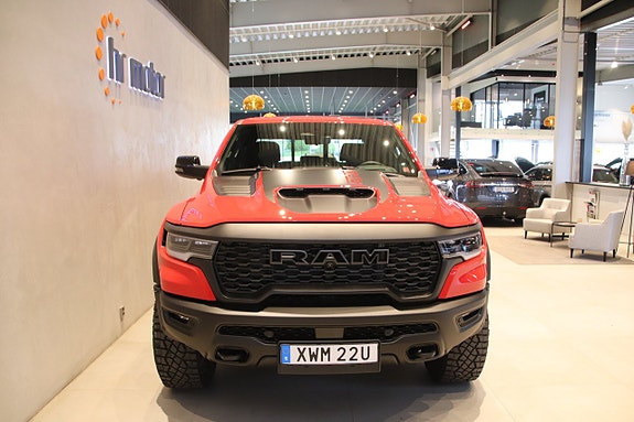 Dodge RAM 1500 2 of 5